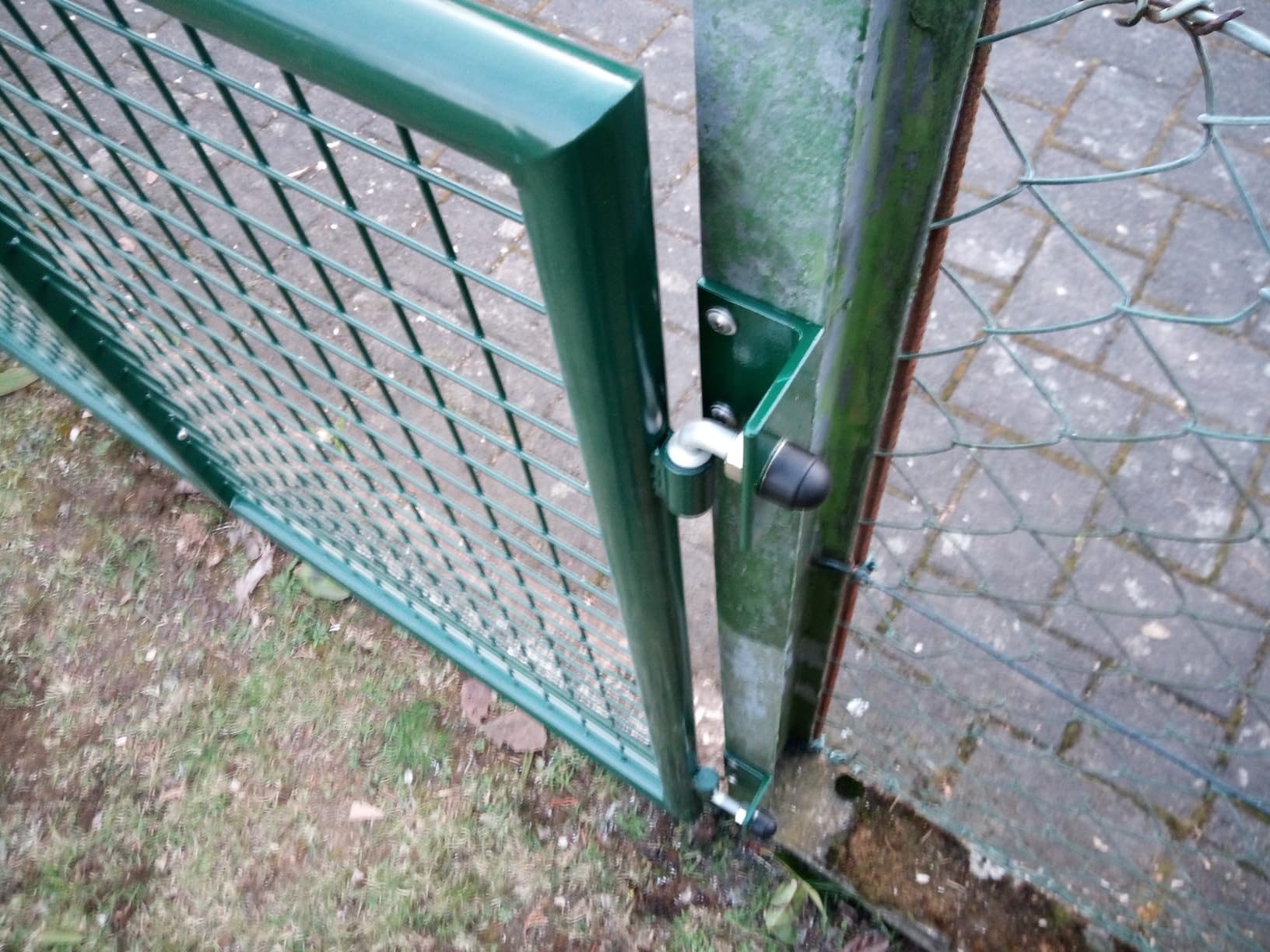 Solides Gartentor