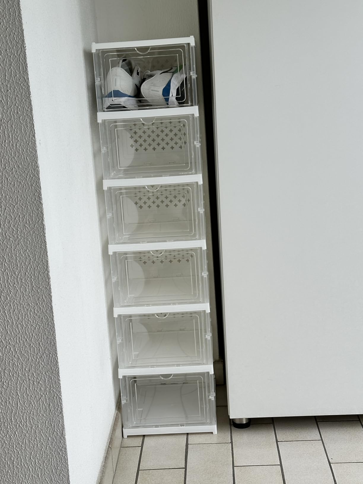 Eine Box kam gebrochen an