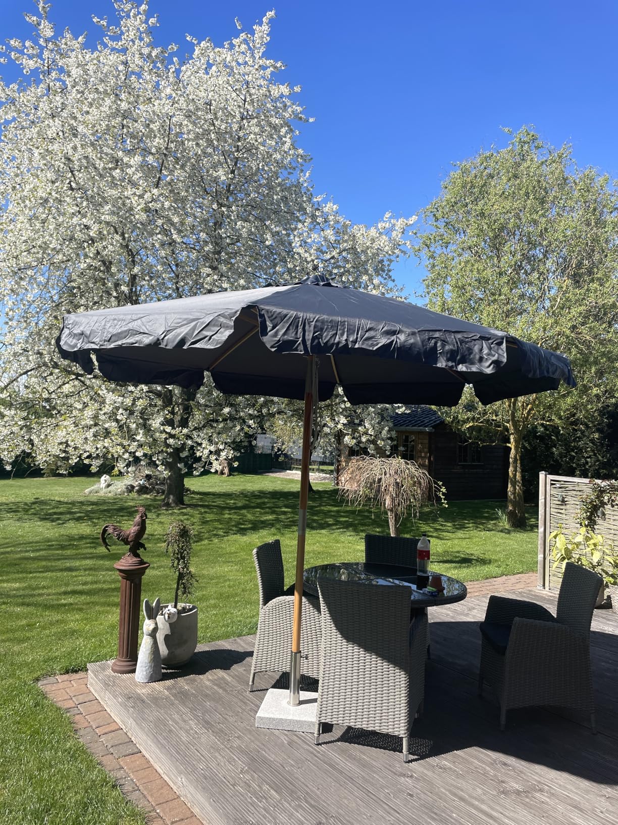 Riesiger Schatten für die Terrasse