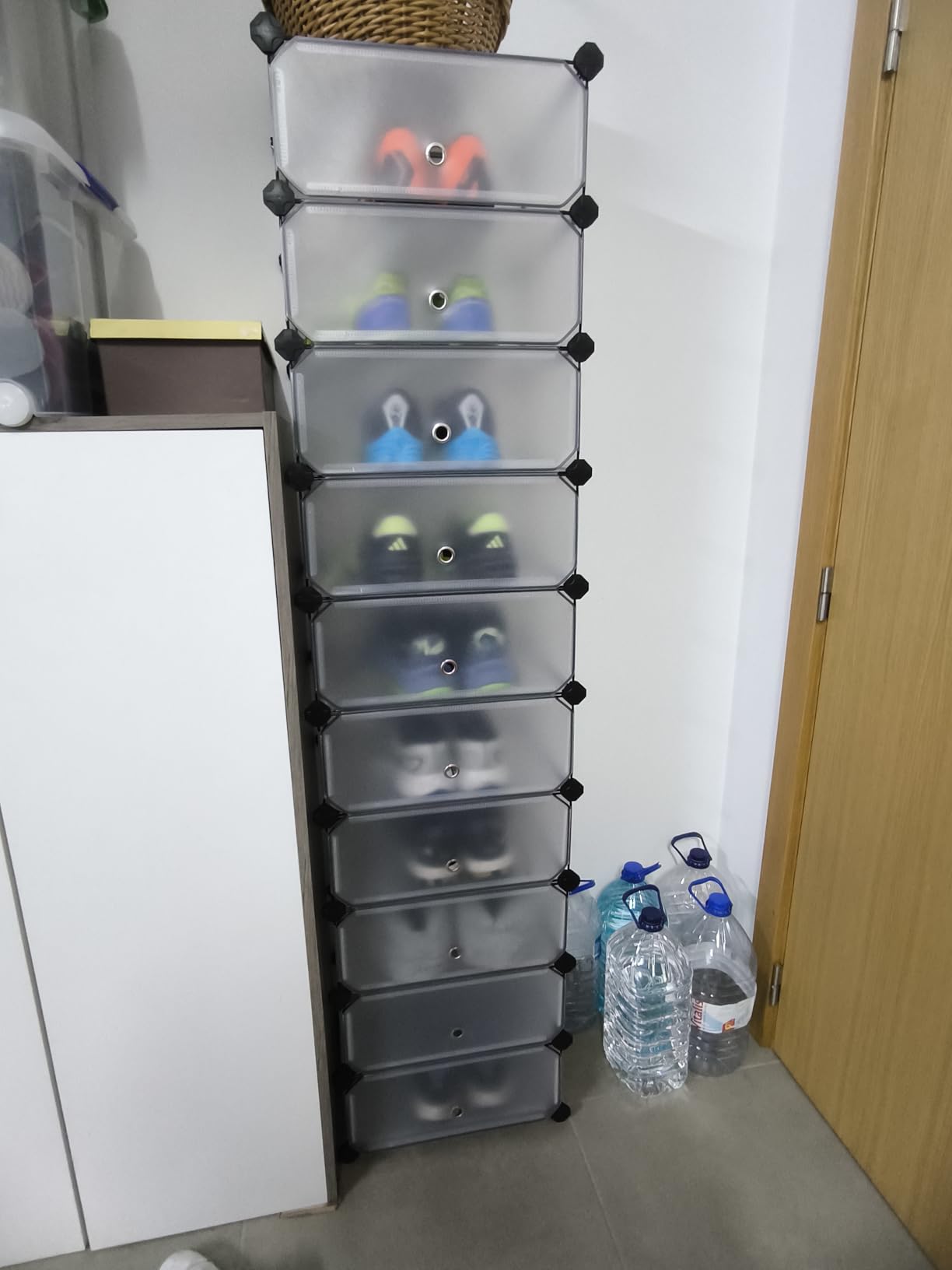 So viele Schuhe auf wenig Platz