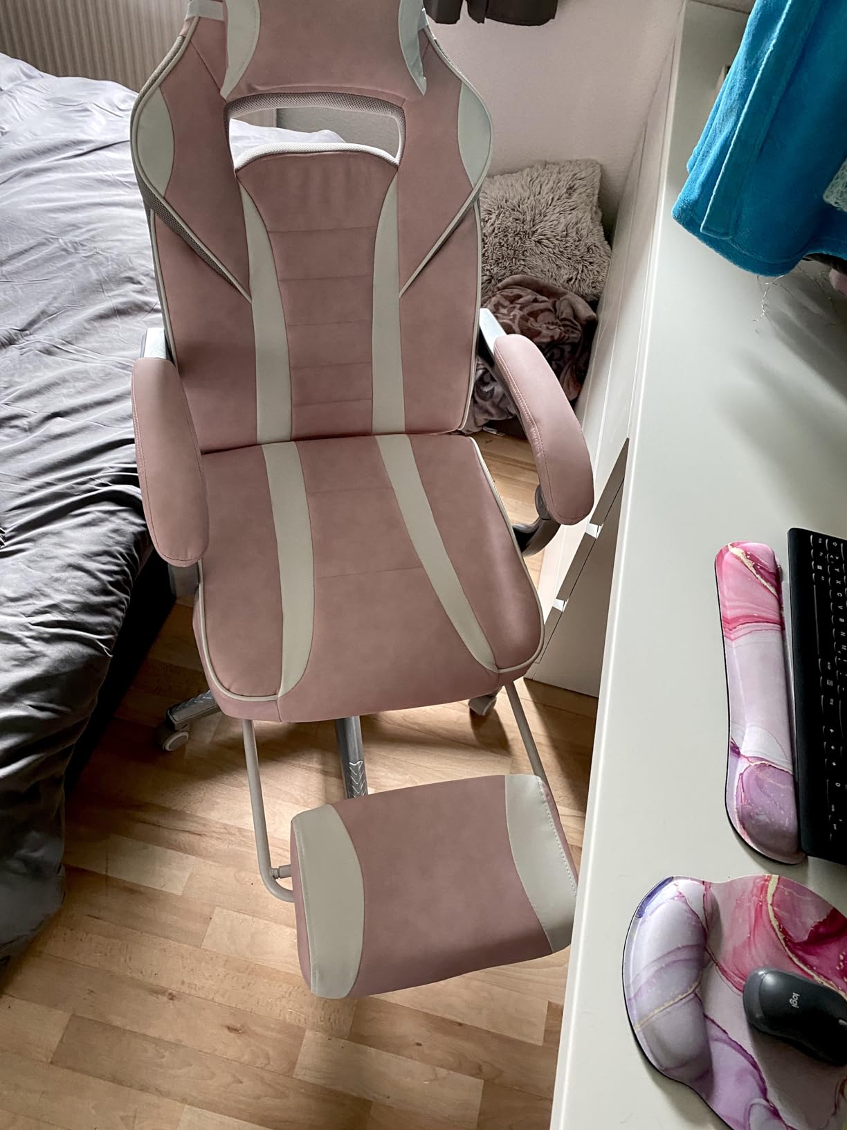 Sitzkomfort okay, aber Armlehne defekt