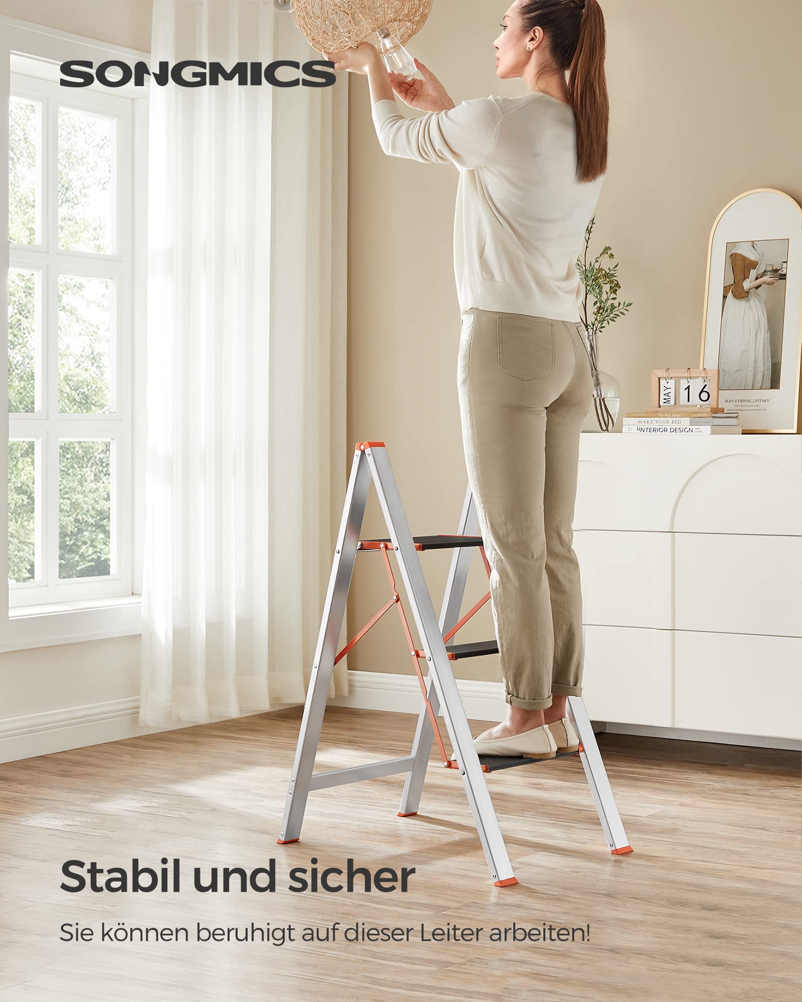 songmics-trittleiter-glt023b01-3-stufen-klappbar-silbern image 3
