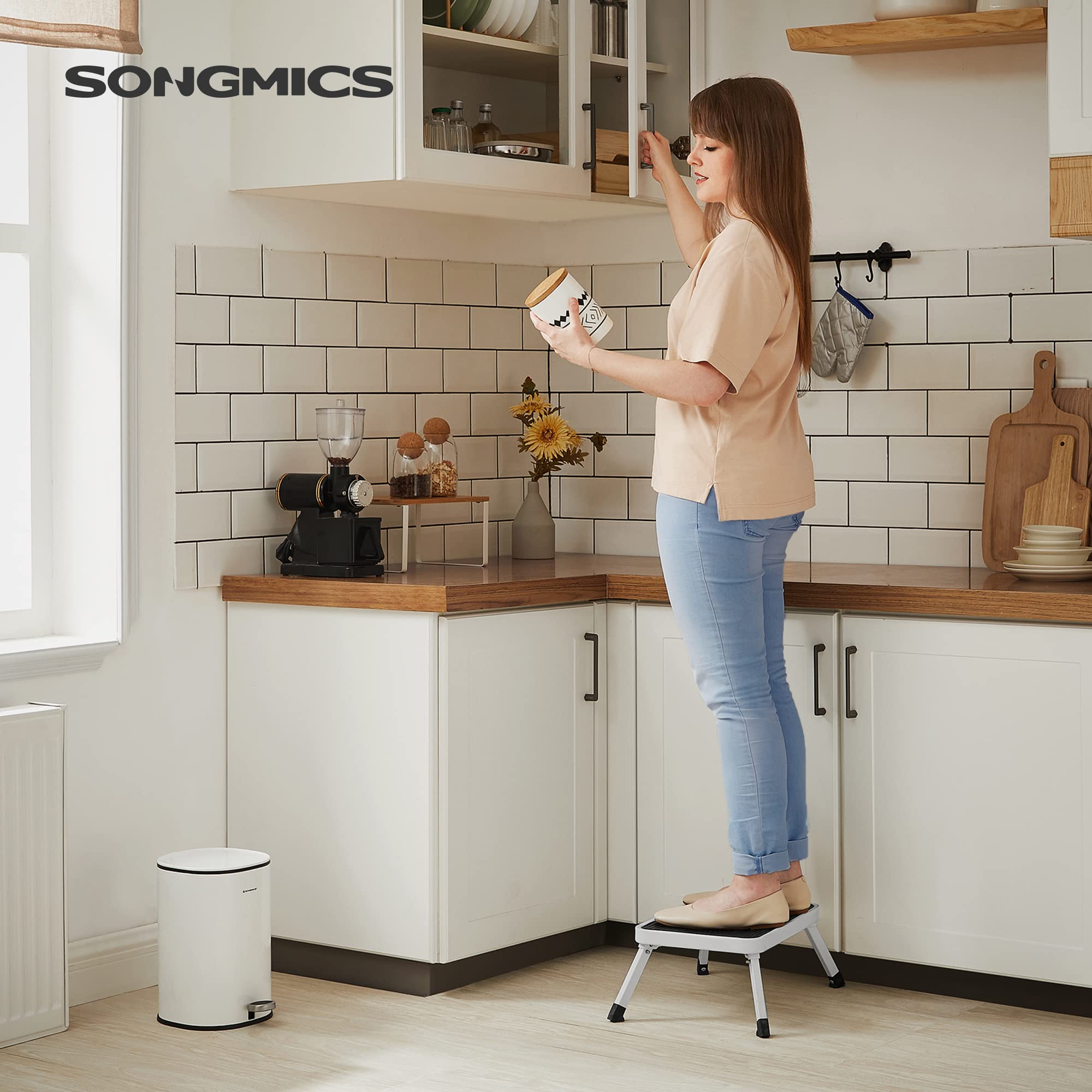songmics-tritthocker-gsl01wt-klapptritt-stahl-bis-150-kg-46-x-32-cm image 2