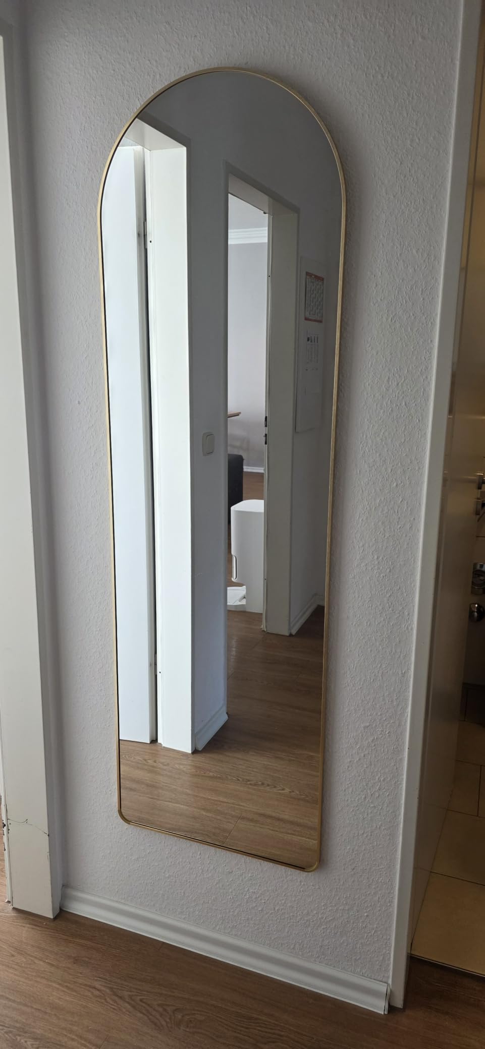 Stabil an der Wand